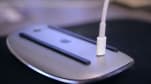 Sau hơn 5 năm, Apple vẫn không thay đổi cách sạc pin “độc đáo” của Magic Mouse